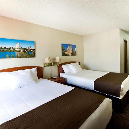 Riviera Motor Inn Saskatoon Zewnętrze zdjęcie