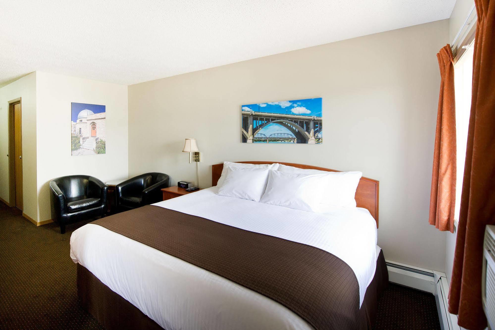 Riviera Motor Inn Saskatoon Zewnętrze zdjęcie
